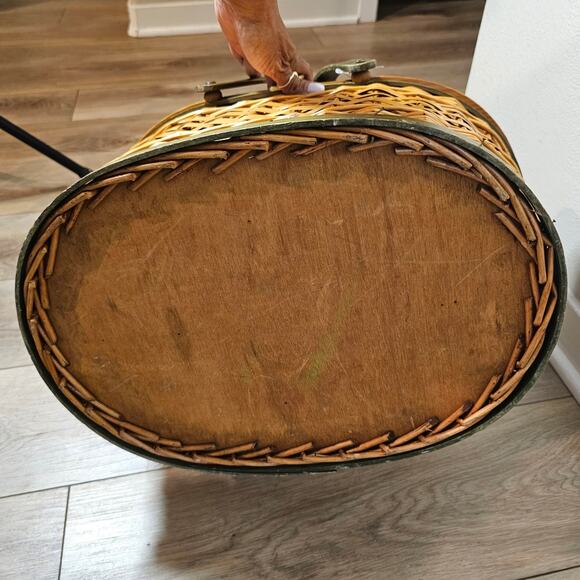 Vintage Wicker Picnic Basket with Wooden Top - Picture 6 of 8